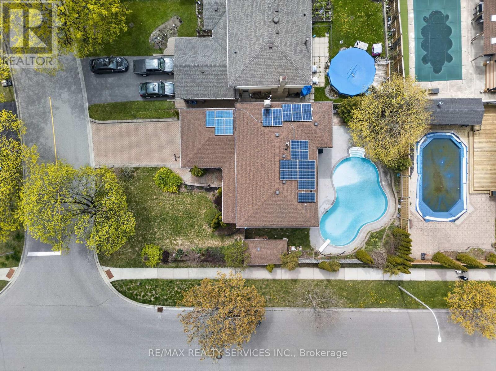 2 DUNBAR DRIVE - 5
