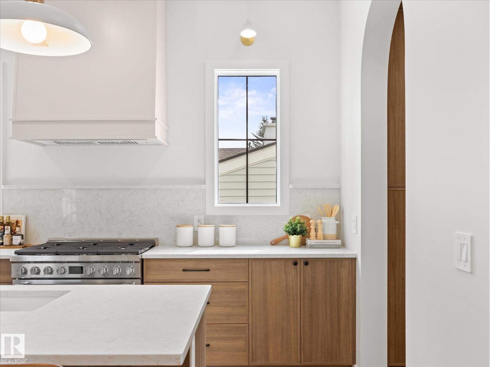 6303 109B AV NW - 10