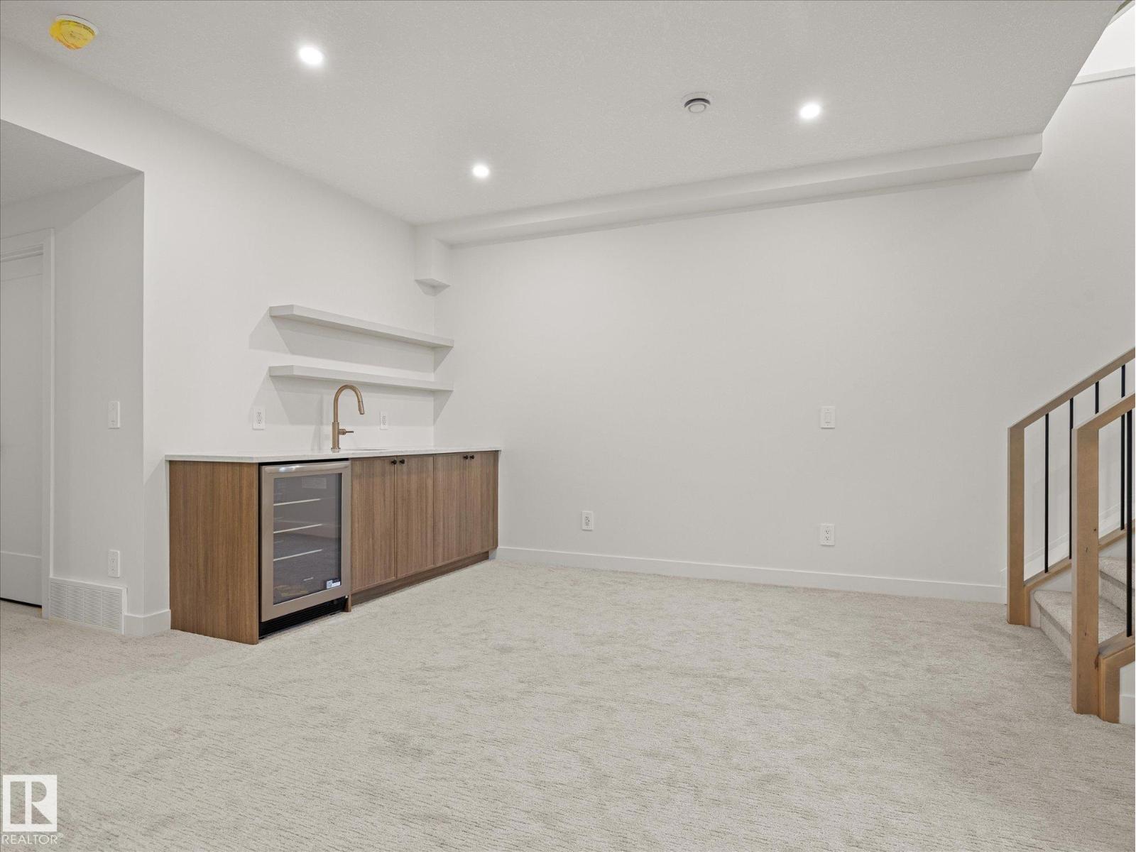 6303 109B AV NW - 36