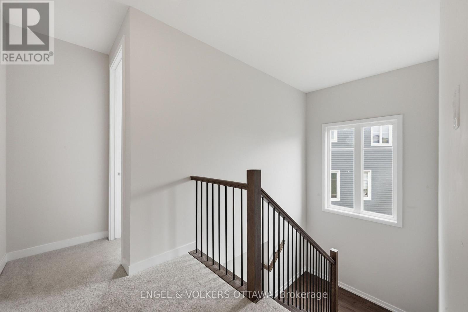 17 PACING WALK, Ottawa. Luxury613. By Peter Sagos - Image 27