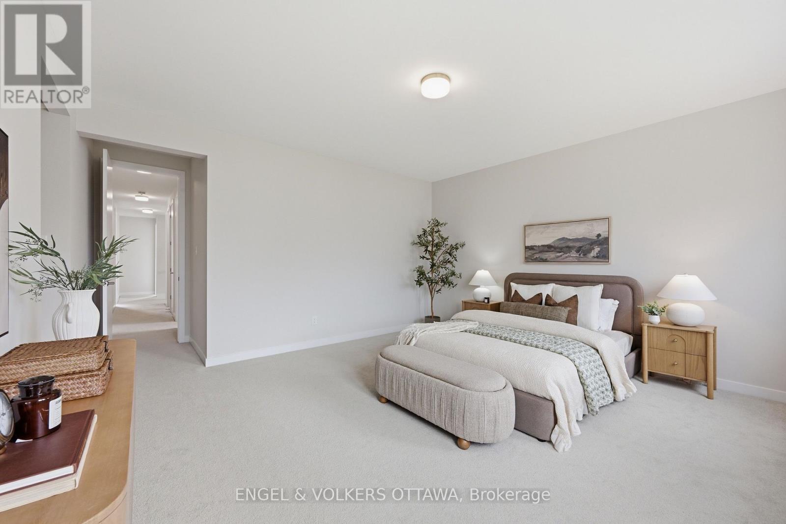 17 PACING WALK, Ottawa. Luxury613. By Peter Sagos - Image 42