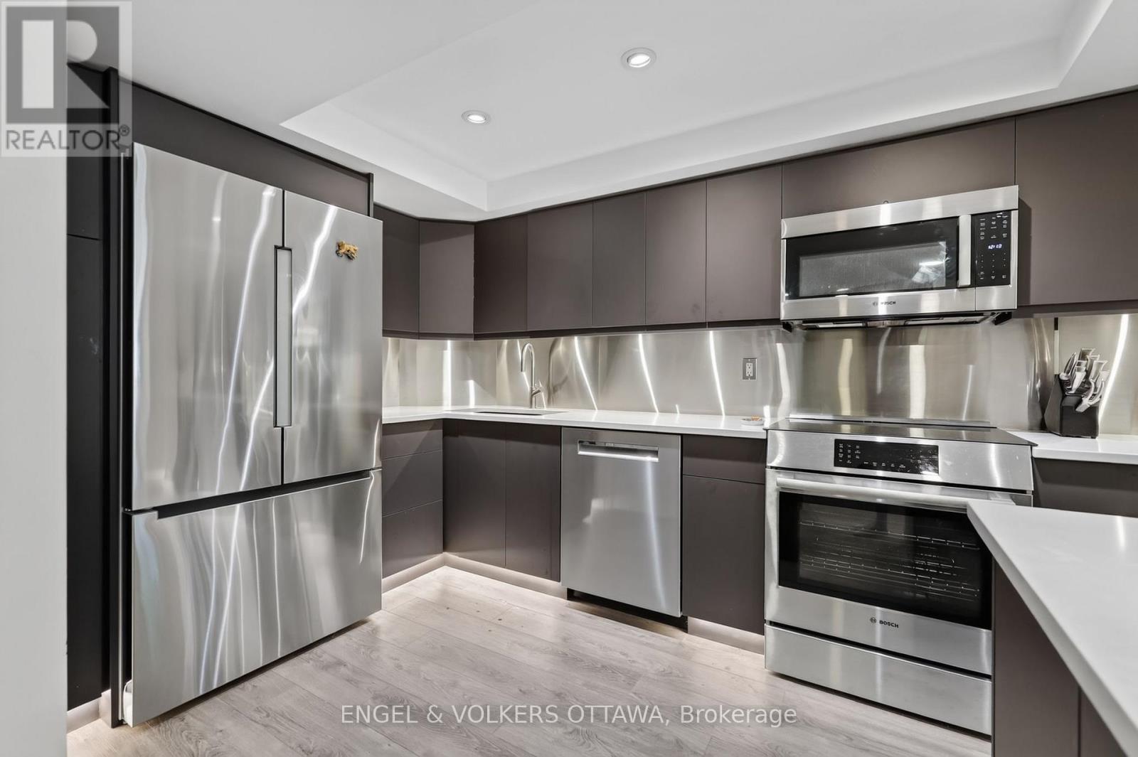 2 Bed, 2 Bath House for Sale in Ottawa – 106 – 7 KIPPEWA DRIVE, Ottawa – MLS# X13542698 - Image 8