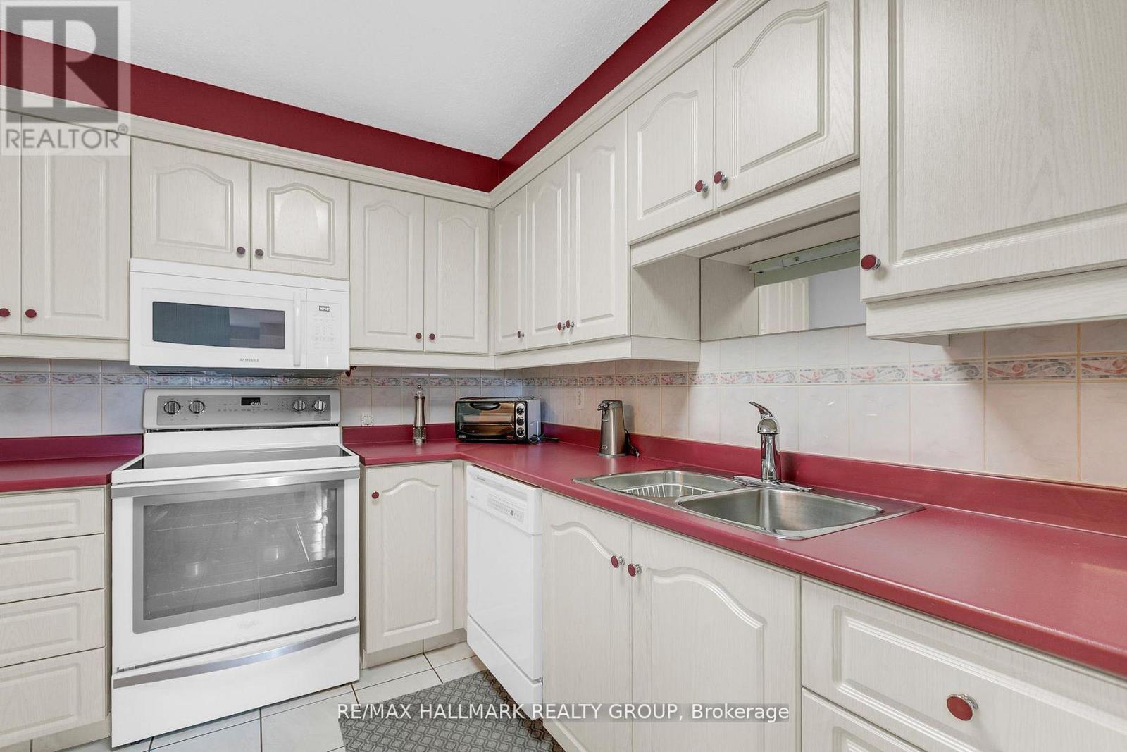 2 Bed, 2 Bath Apartment for Sale in Ottawa – 401 – 200 LAFONTAINE AVENUE E, Ottawa – MLS# X13542826 - Image 13