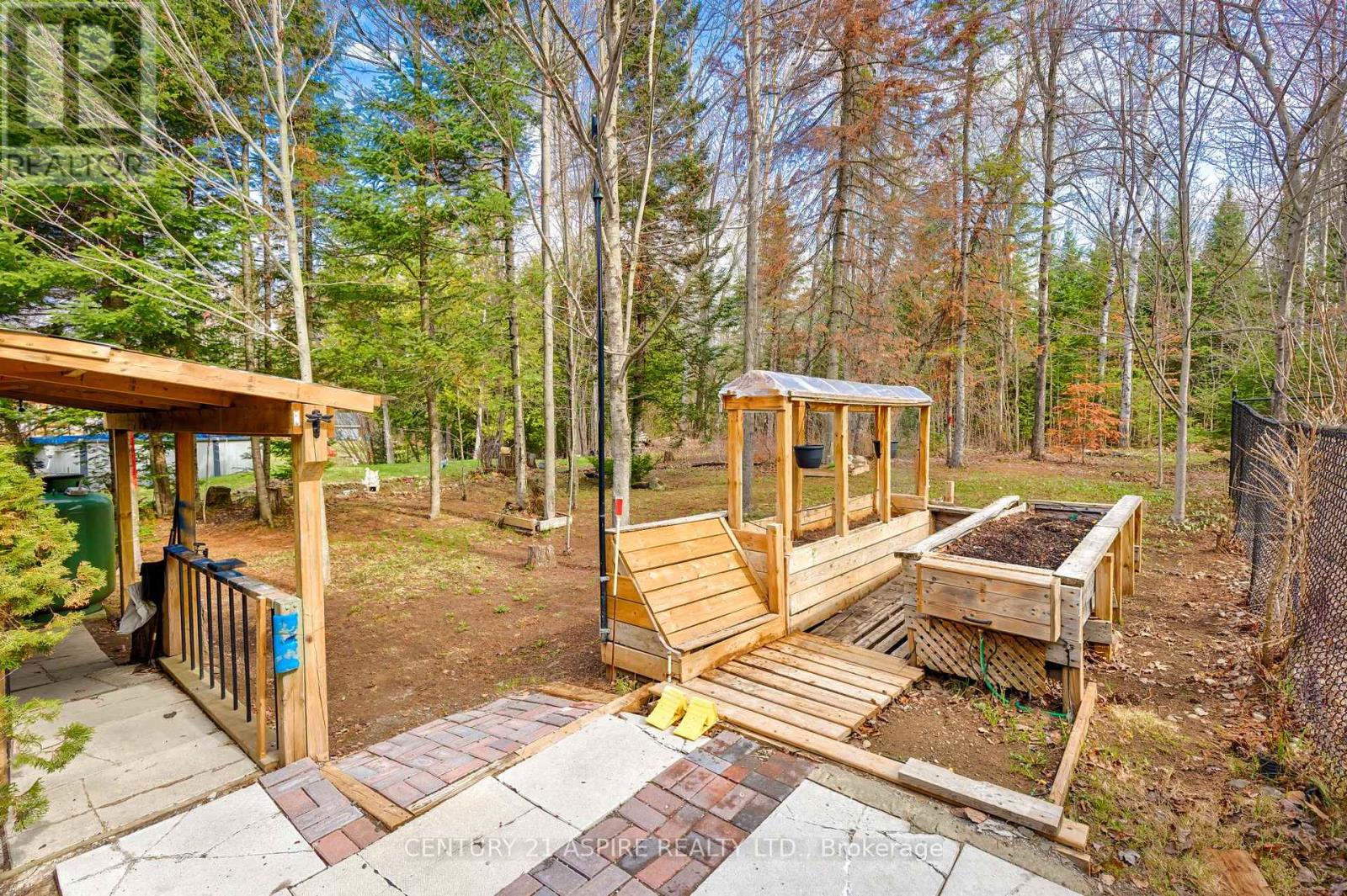 1576 GARDEN OF EDEN ROAD - 36