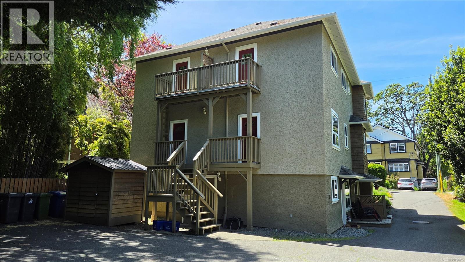  1025 Carberry Gardens, Victoria