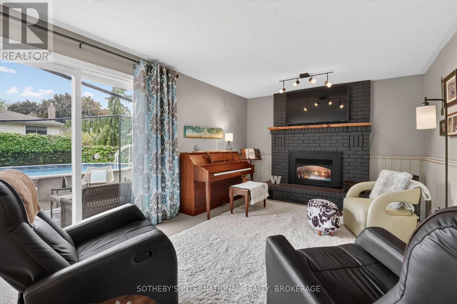 311 MAIN STREET - 10