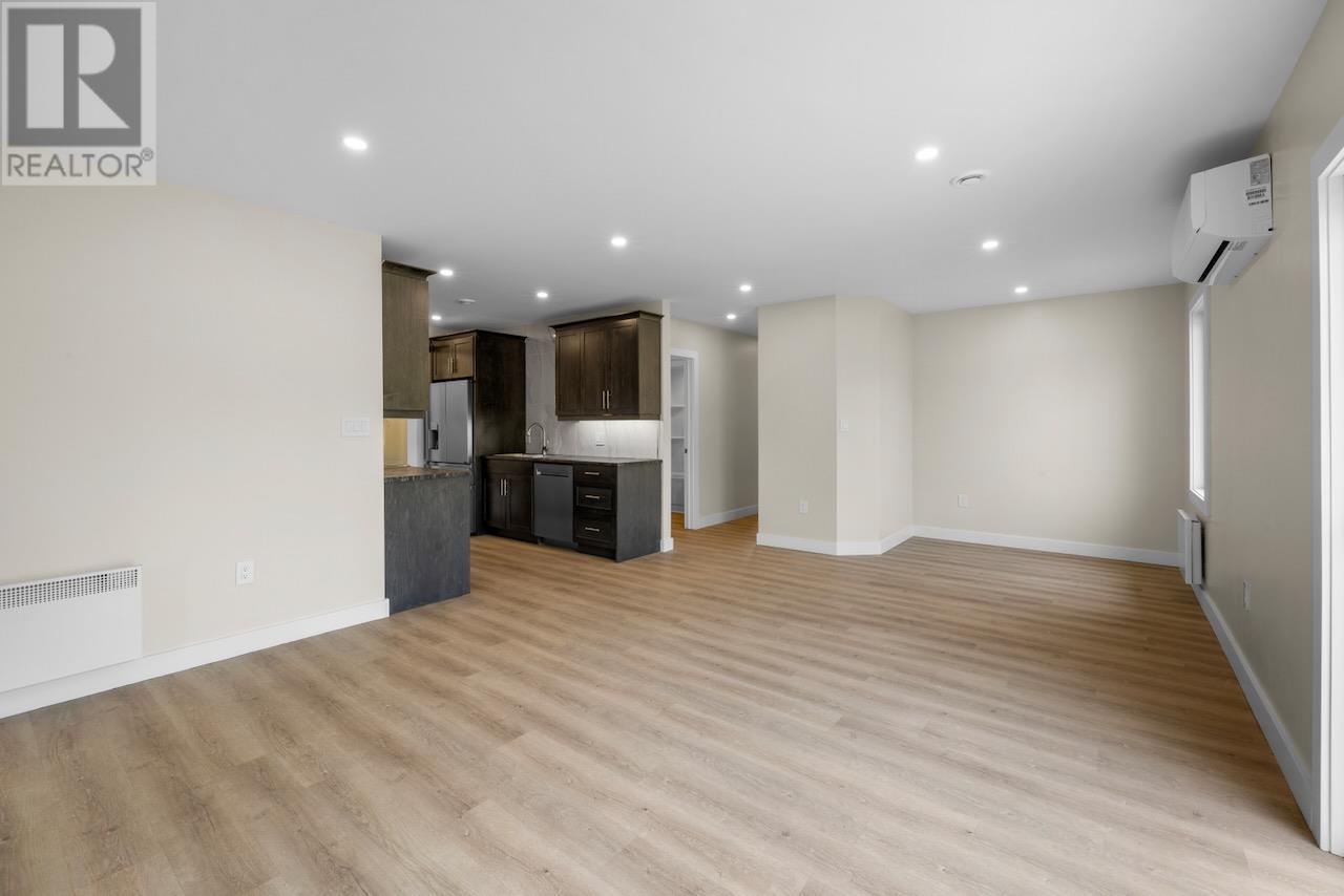 2 BALDERSTON Court - 11