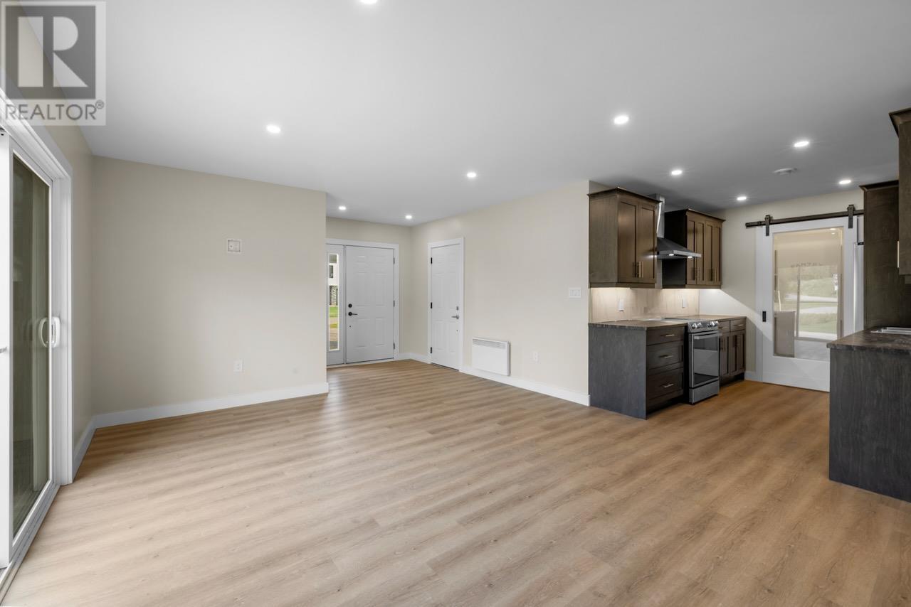 2 BALDERSTON Court - 16