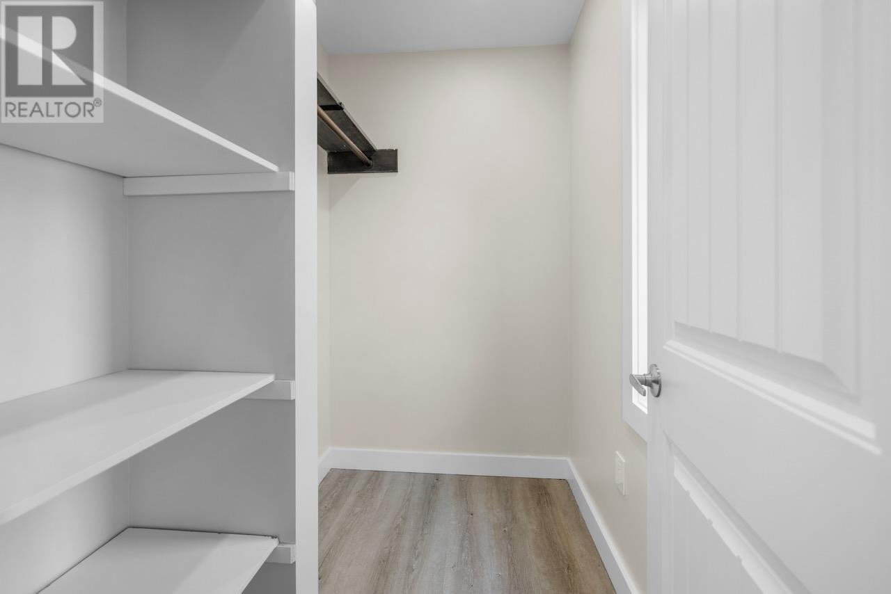 2 BALDERSTON Court - 26
