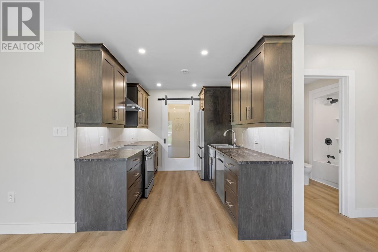 2 BALDERSTON Court - 3