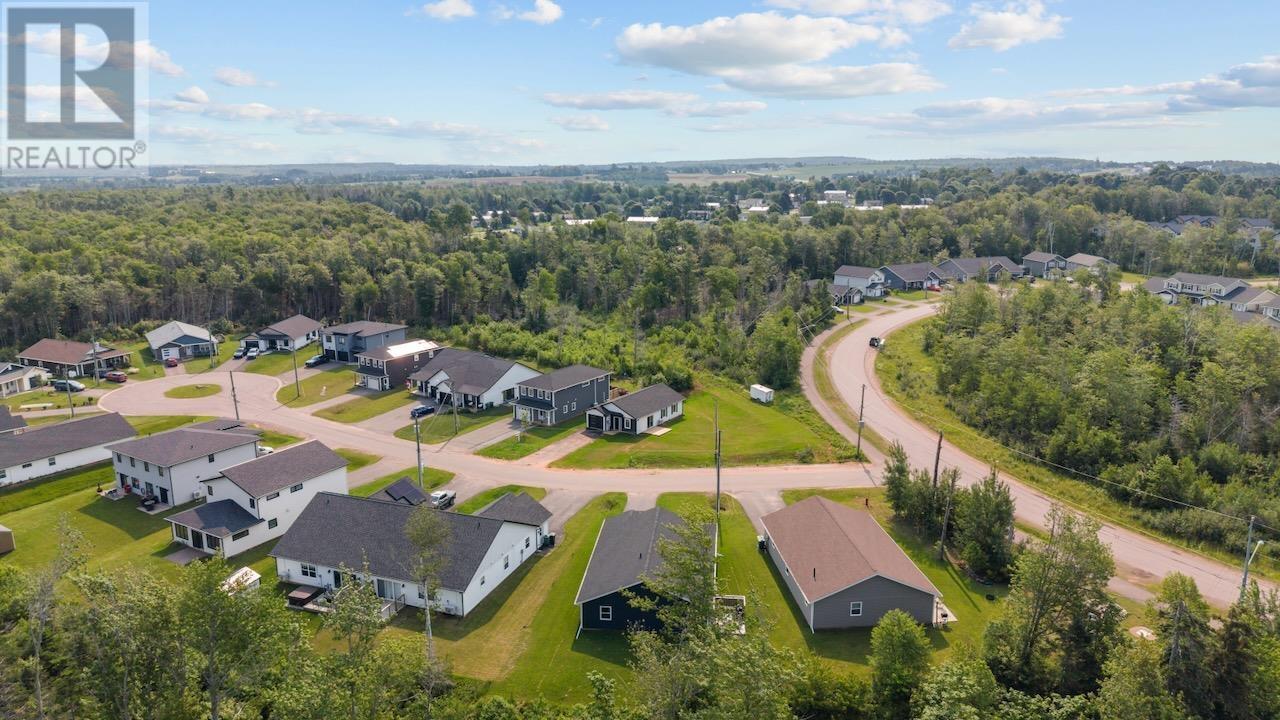2 BALDERSTON Court - 35