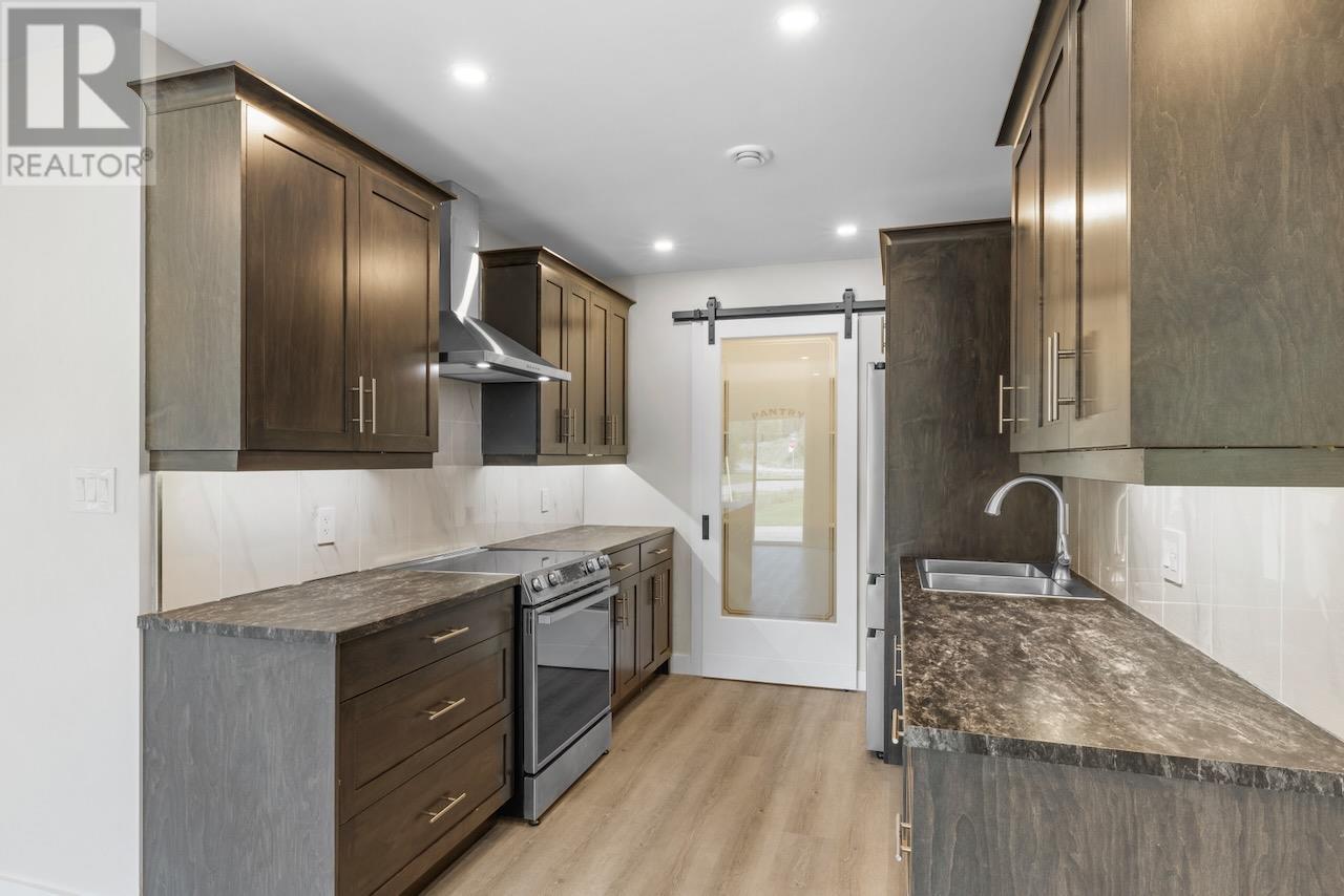 2 BALDERSTON Court - Image 4