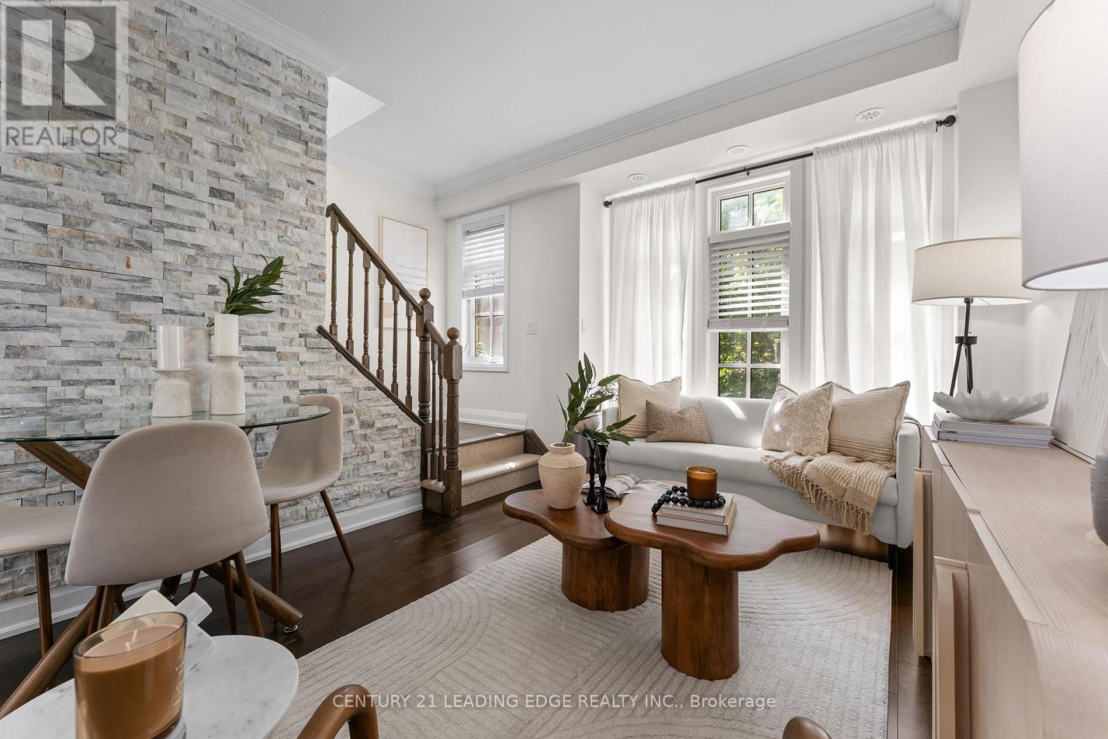 #18 3077 CAWTHRA ROAD - 10