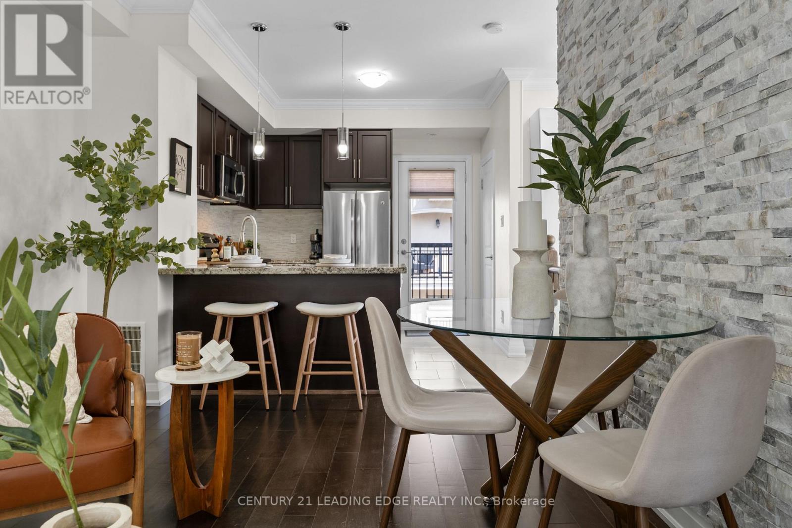 #18 3077 CAWTHRA ROAD - 16