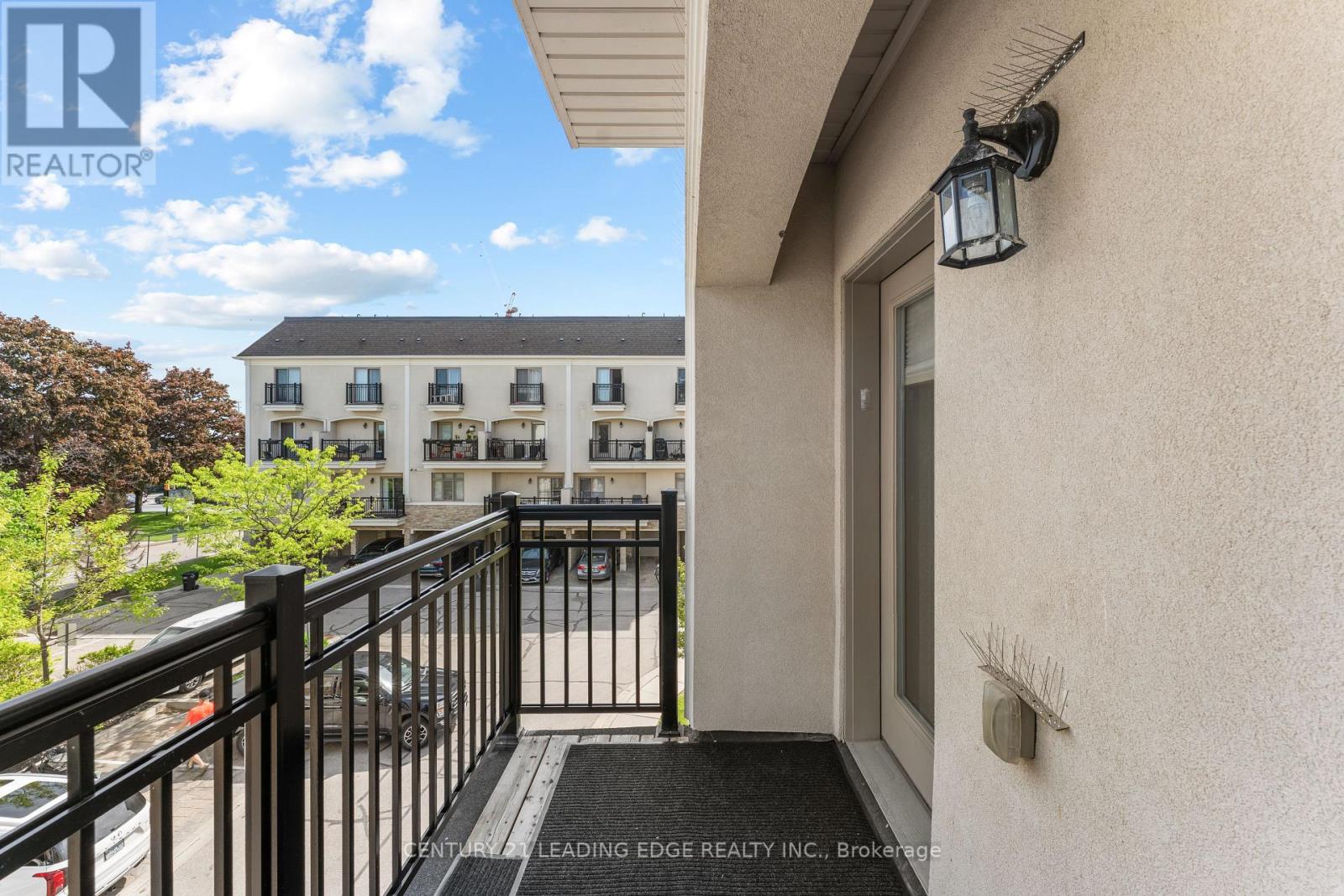 #18 3077 CAWTHRA ROAD - 17