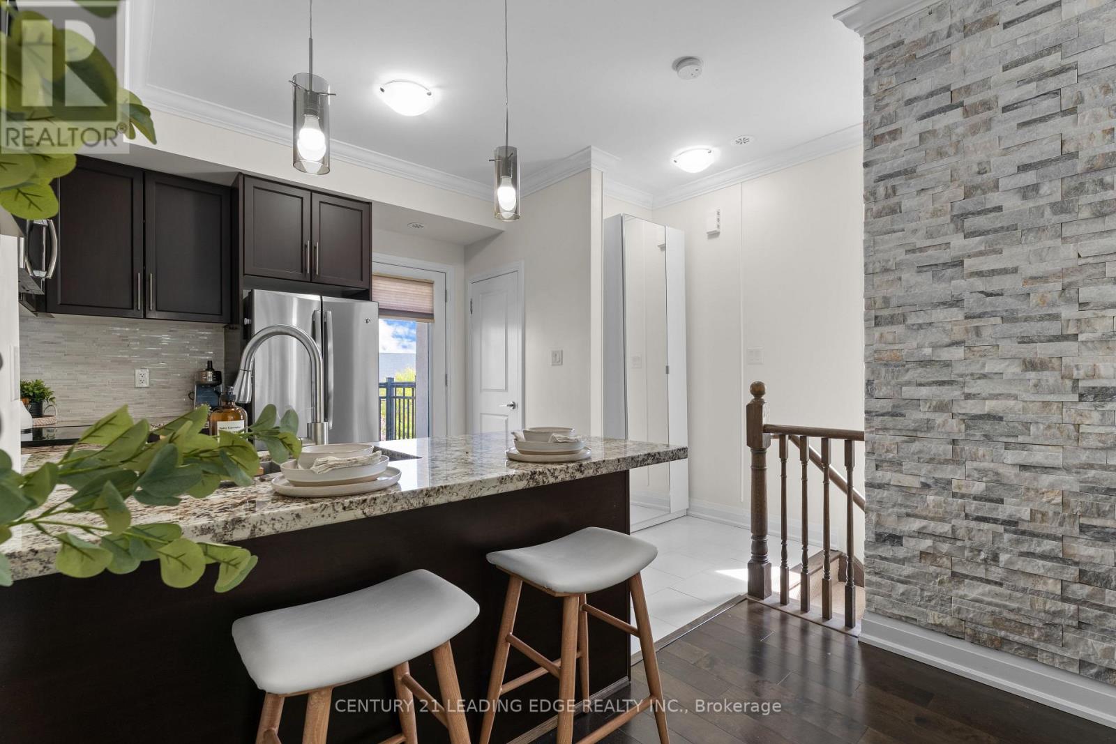 #18 3077 CAWTHRA ROAD - 9
