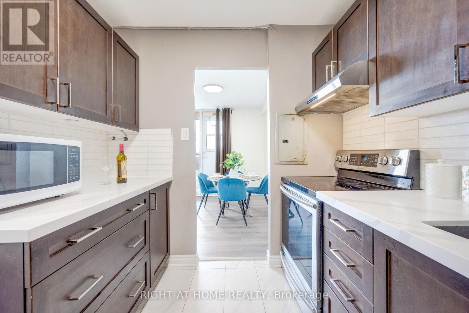 #708 3390 WESTON ROAD - 19
