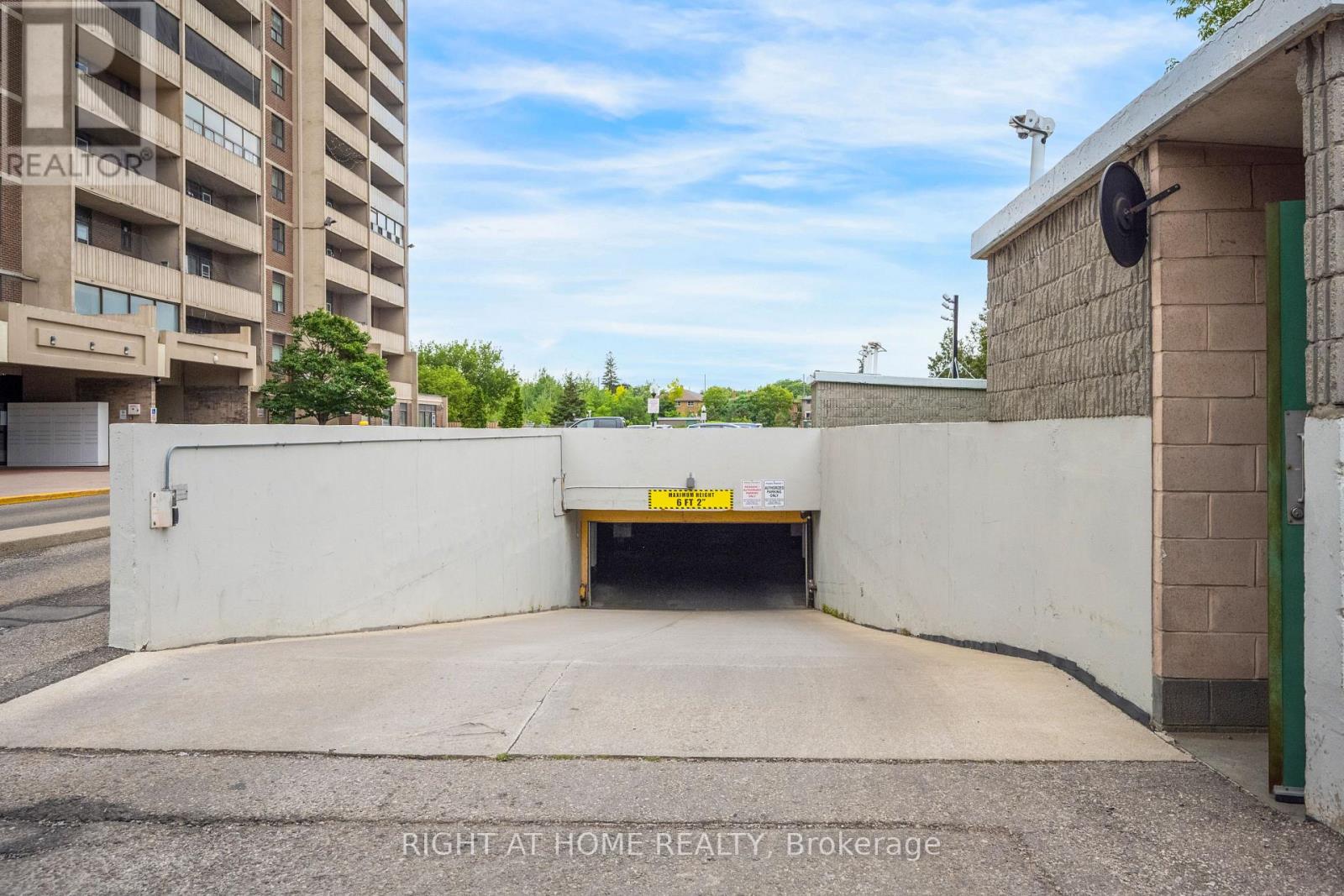 #708 3390 WESTON ROAD - 30