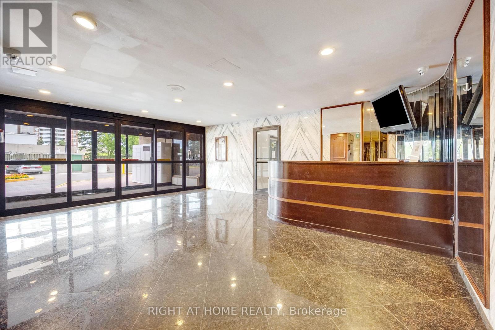 #708 3390 WESTON ROAD - 4