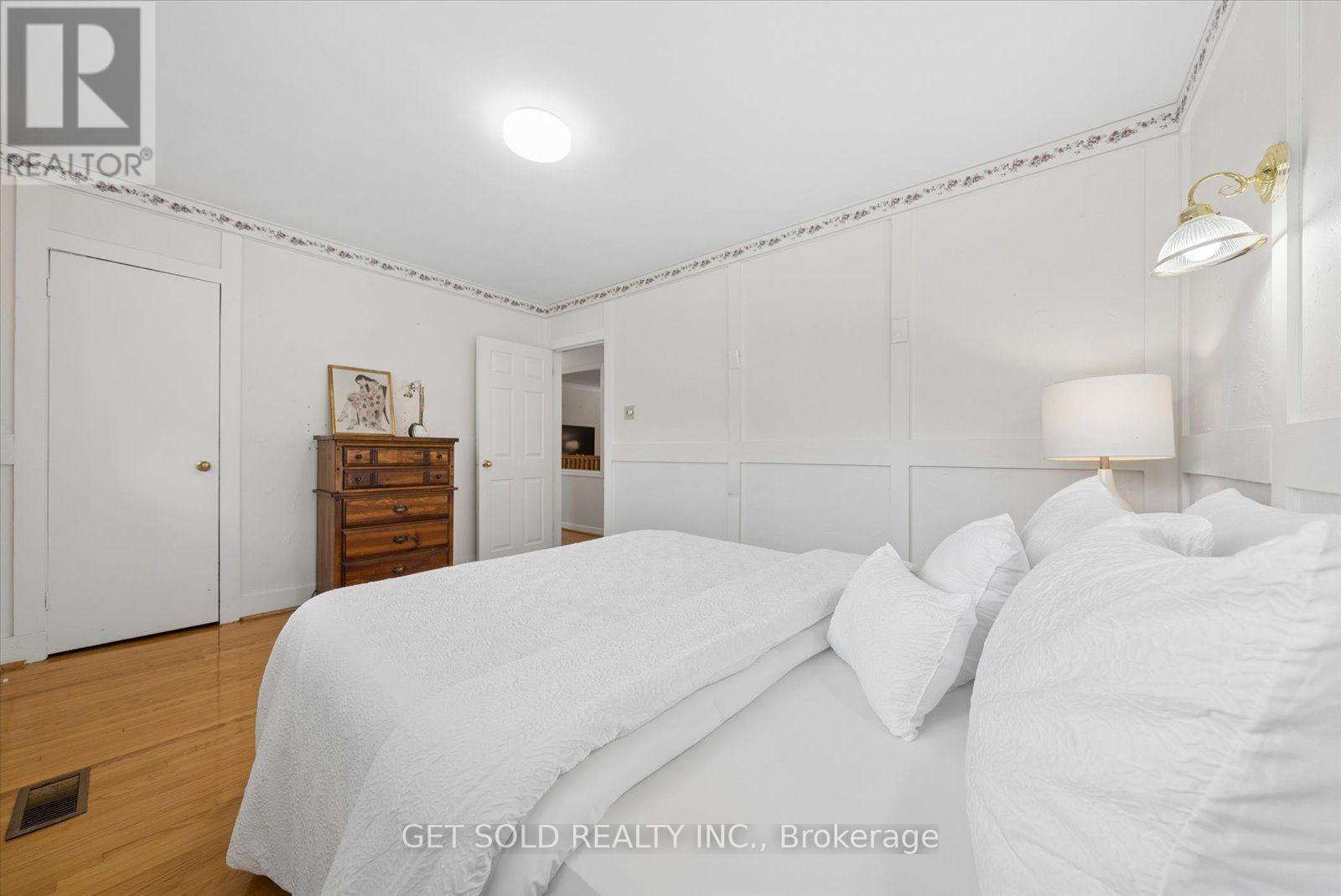 129 RIVERHEAD DRIVE - 19