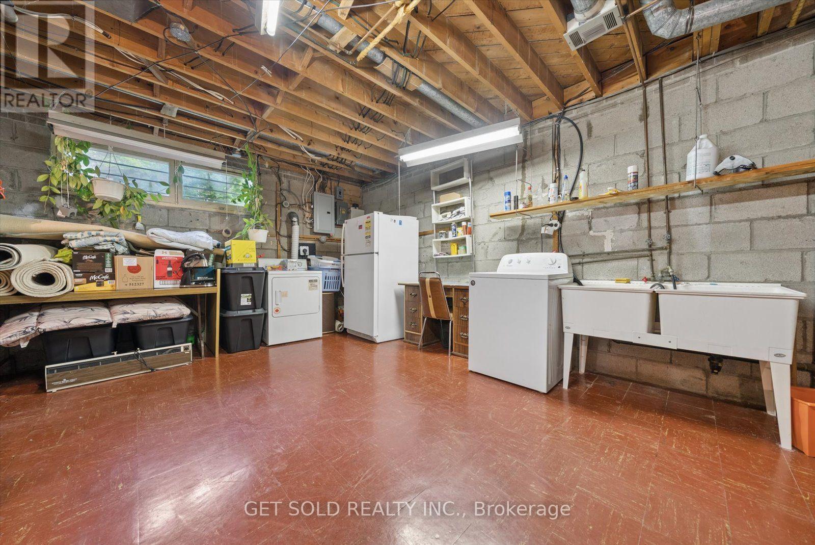 129 RIVERHEAD DRIVE - 31