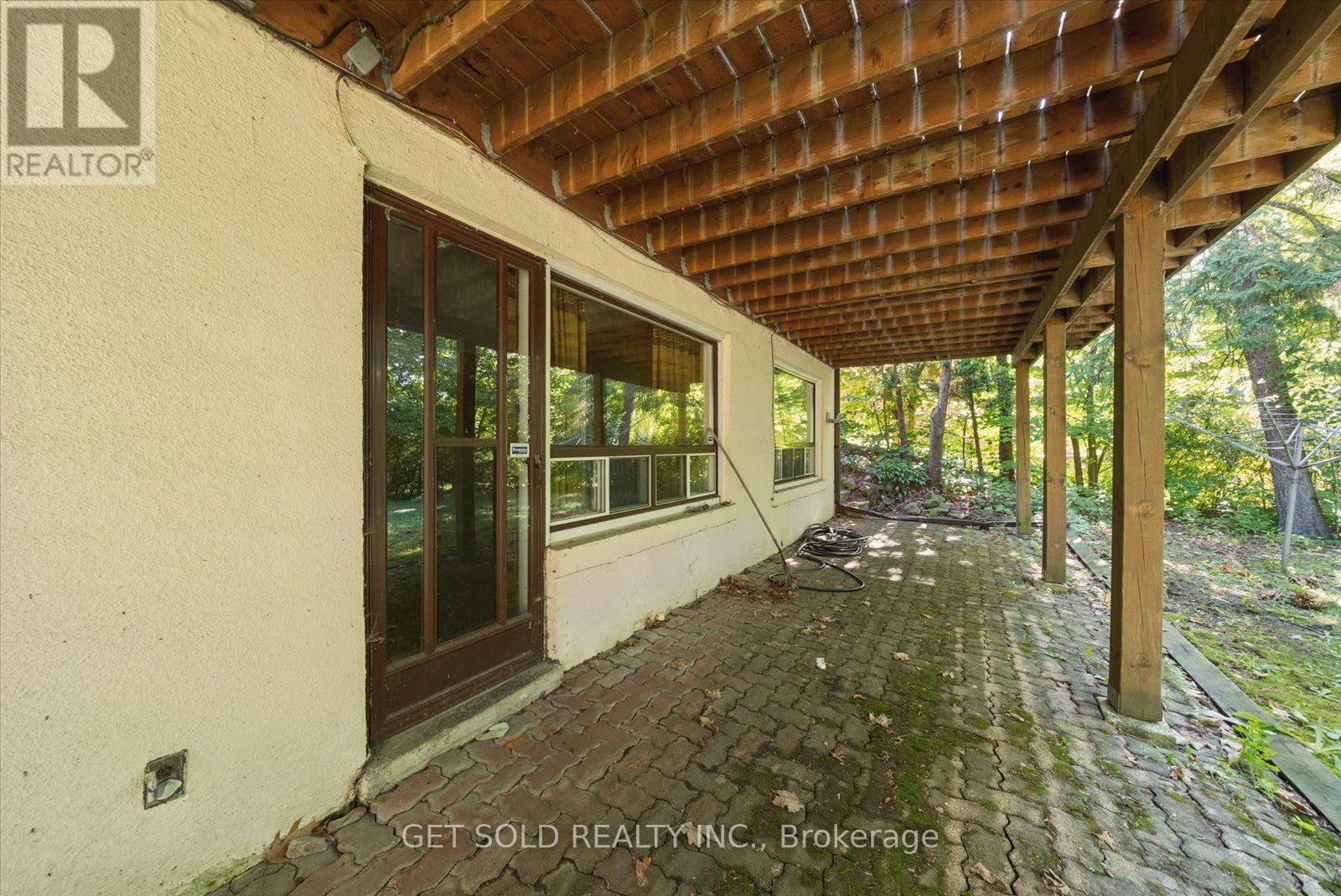 129 RIVERHEAD DRIVE - 32
