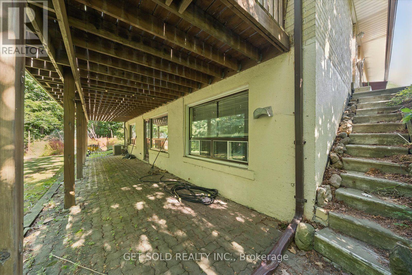 129 RIVERHEAD DRIVE - 33