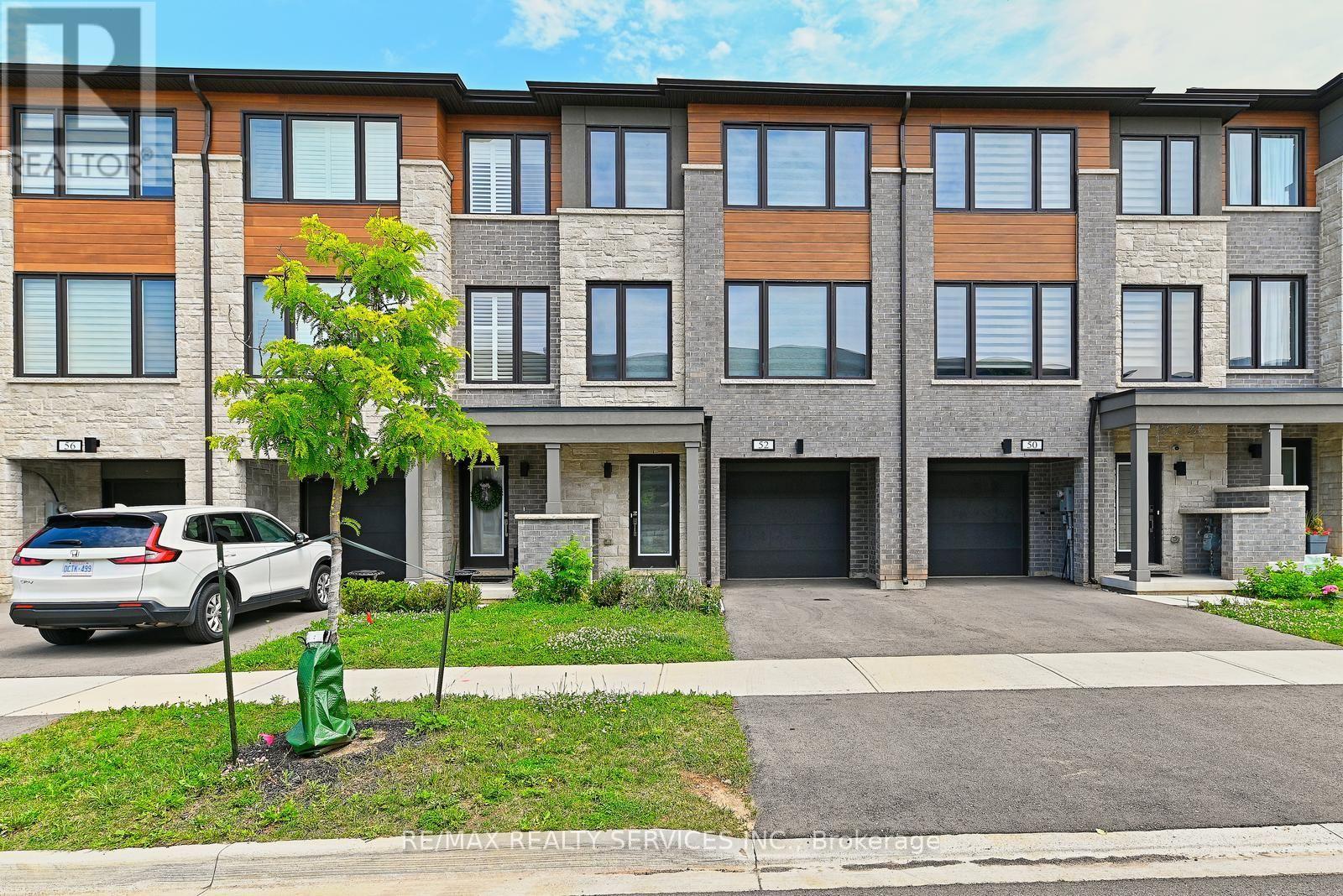 52 HUMBERSTONE DRIVE - 1