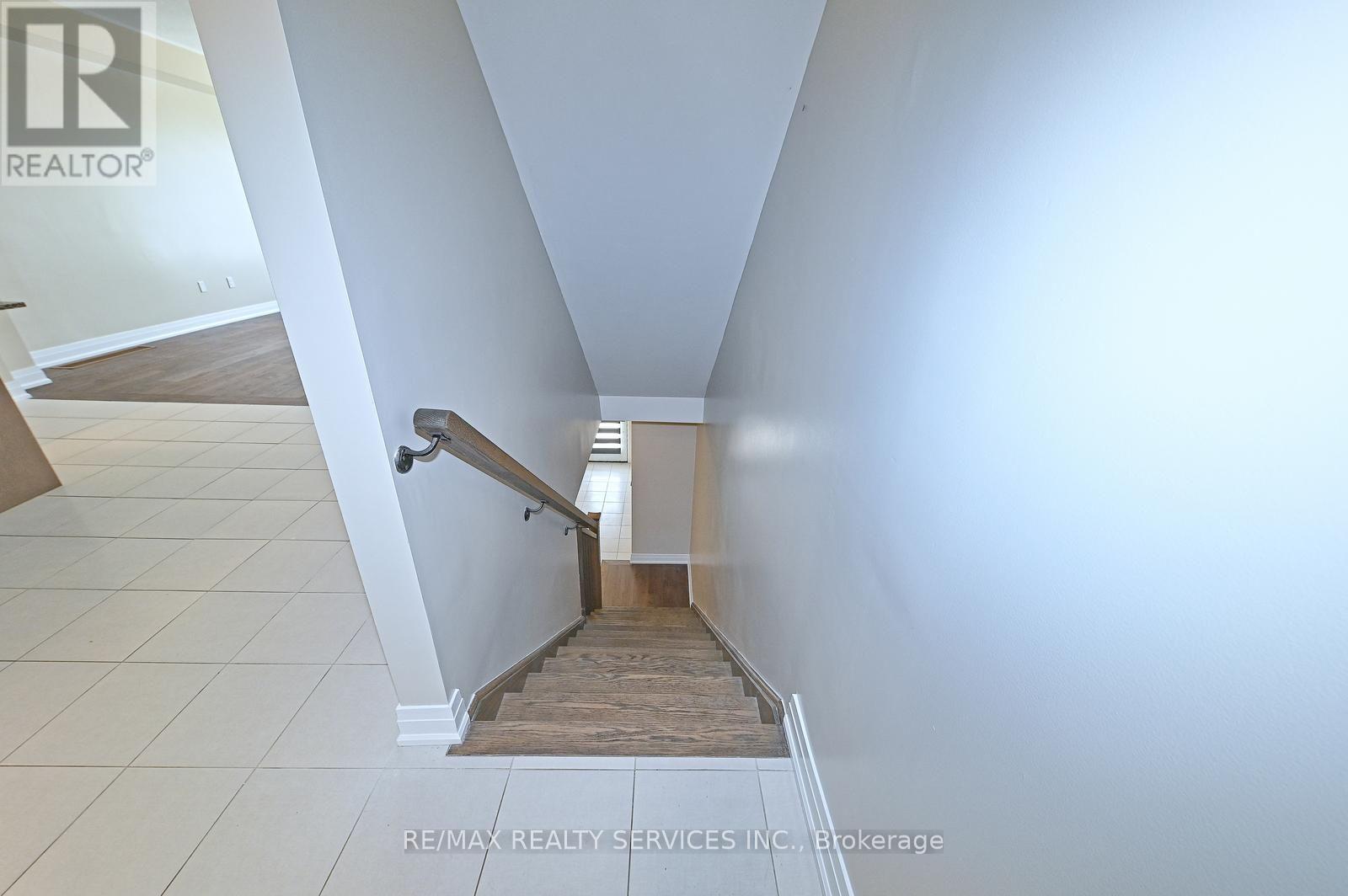 52 HUMBERSTONE DRIVE - 10