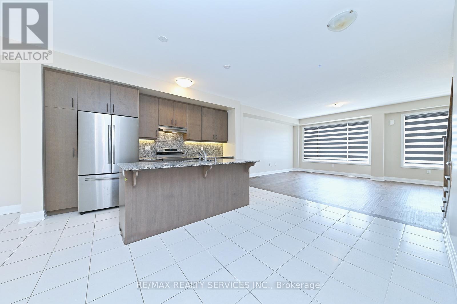 52 HUMBERSTONE DRIVE - 12
