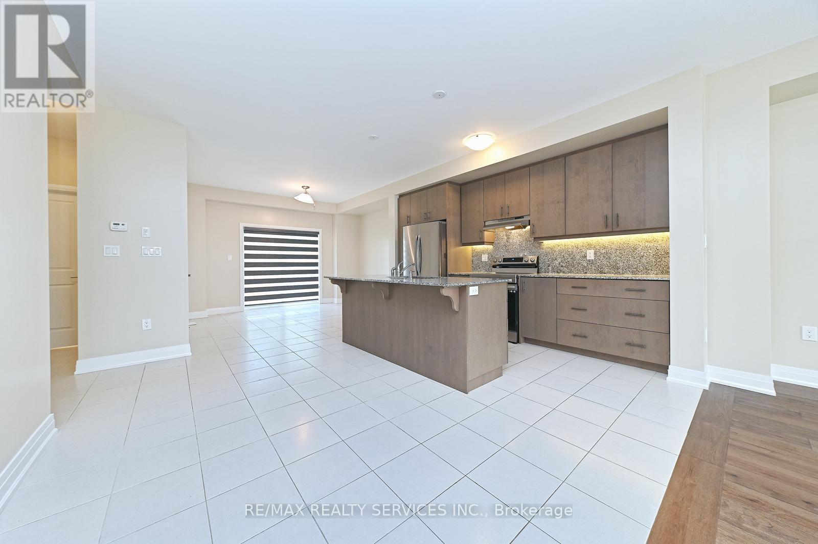52 HUMBERSTONE DRIVE - 13