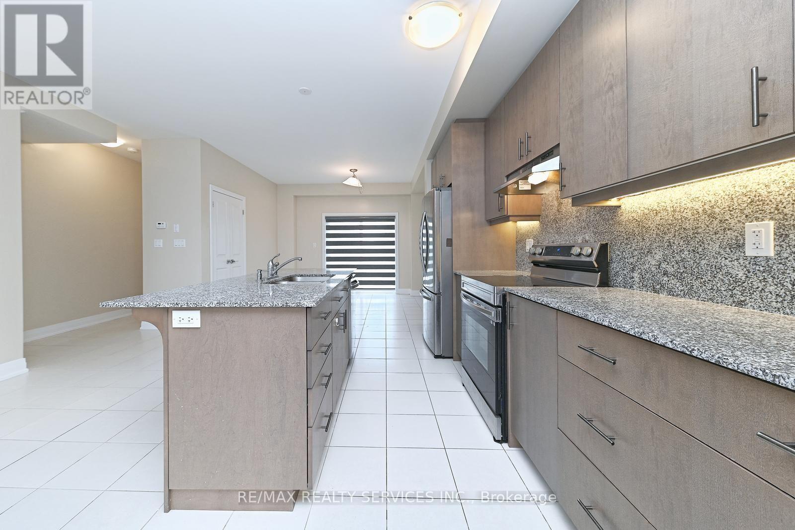 52 HUMBERSTONE DRIVE - 15