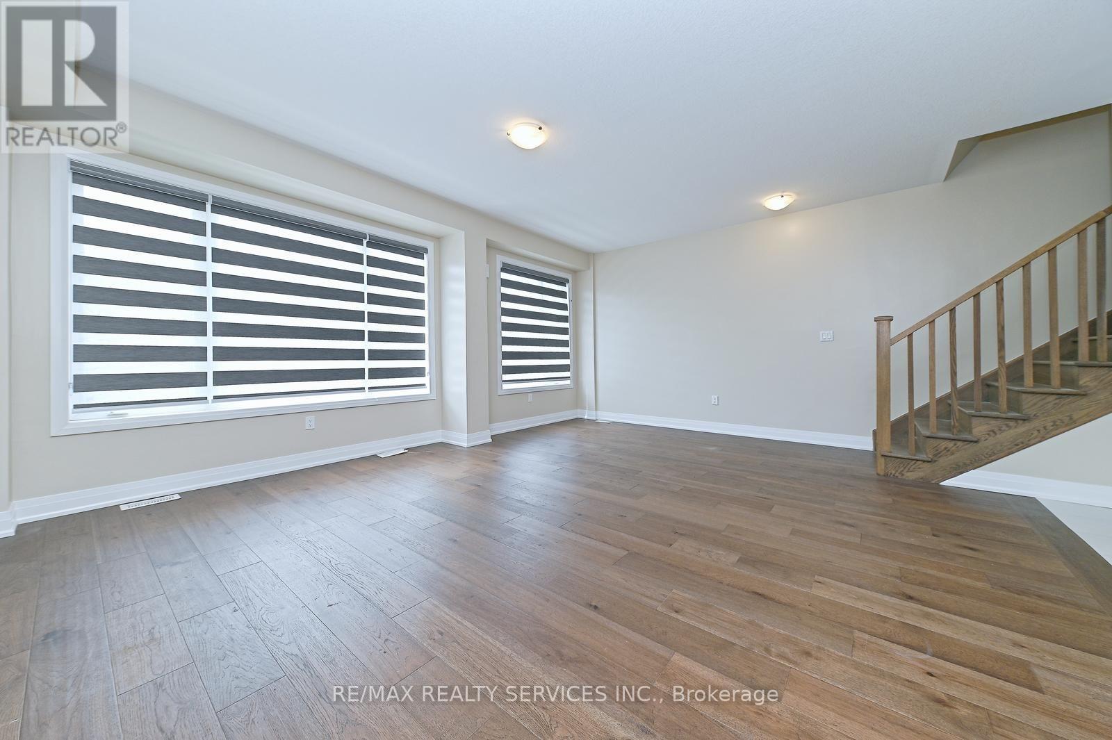 52 HUMBERSTONE DRIVE - 16