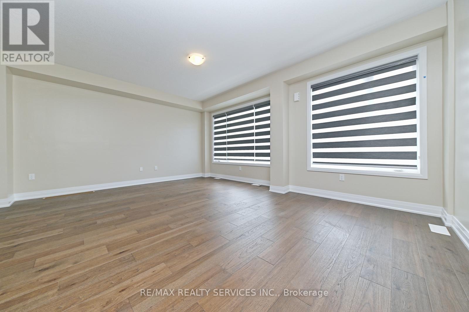52 HUMBERSTONE DRIVE - 20