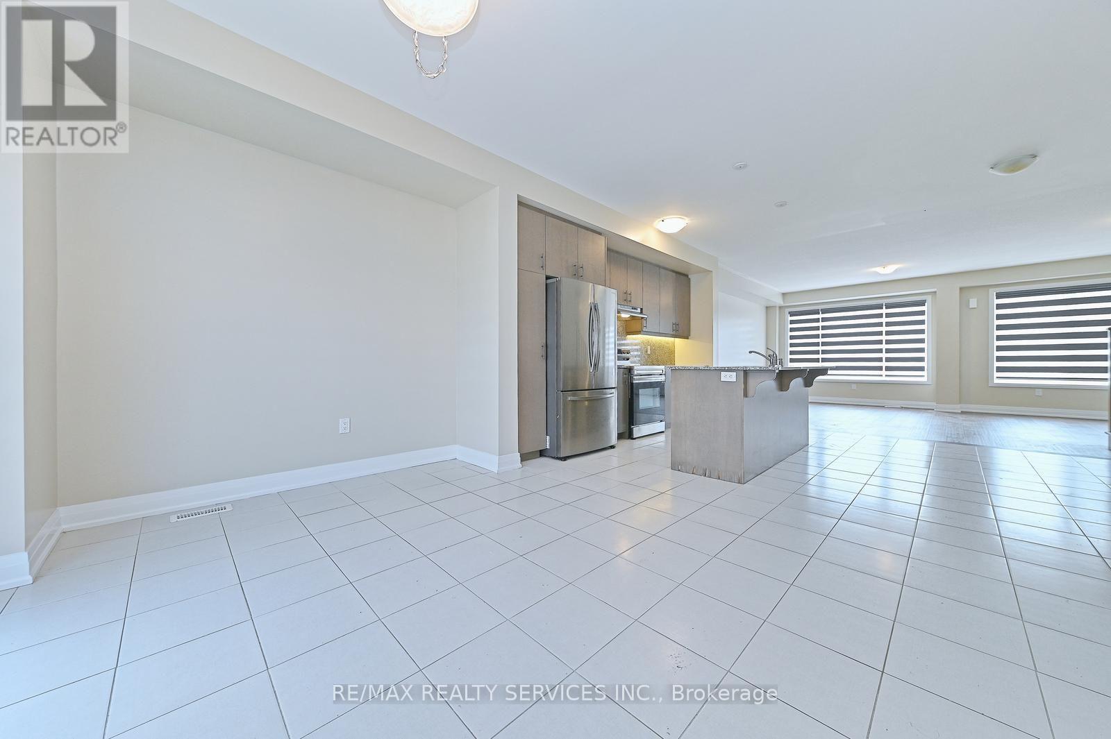 52 HUMBERSTONE DRIVE - 22