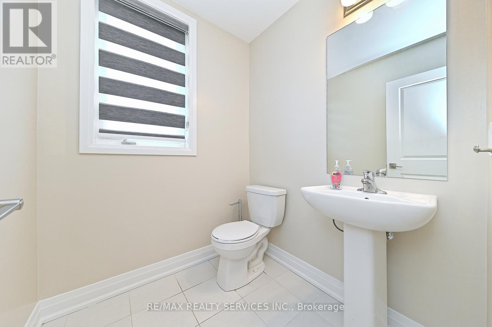 52 HUMBERSTONE DRIVE - 23