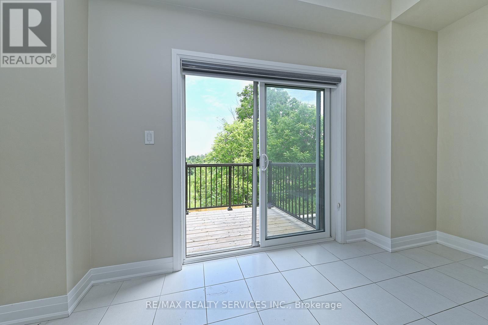 52 HUMBERSTONE DRIVE - 24