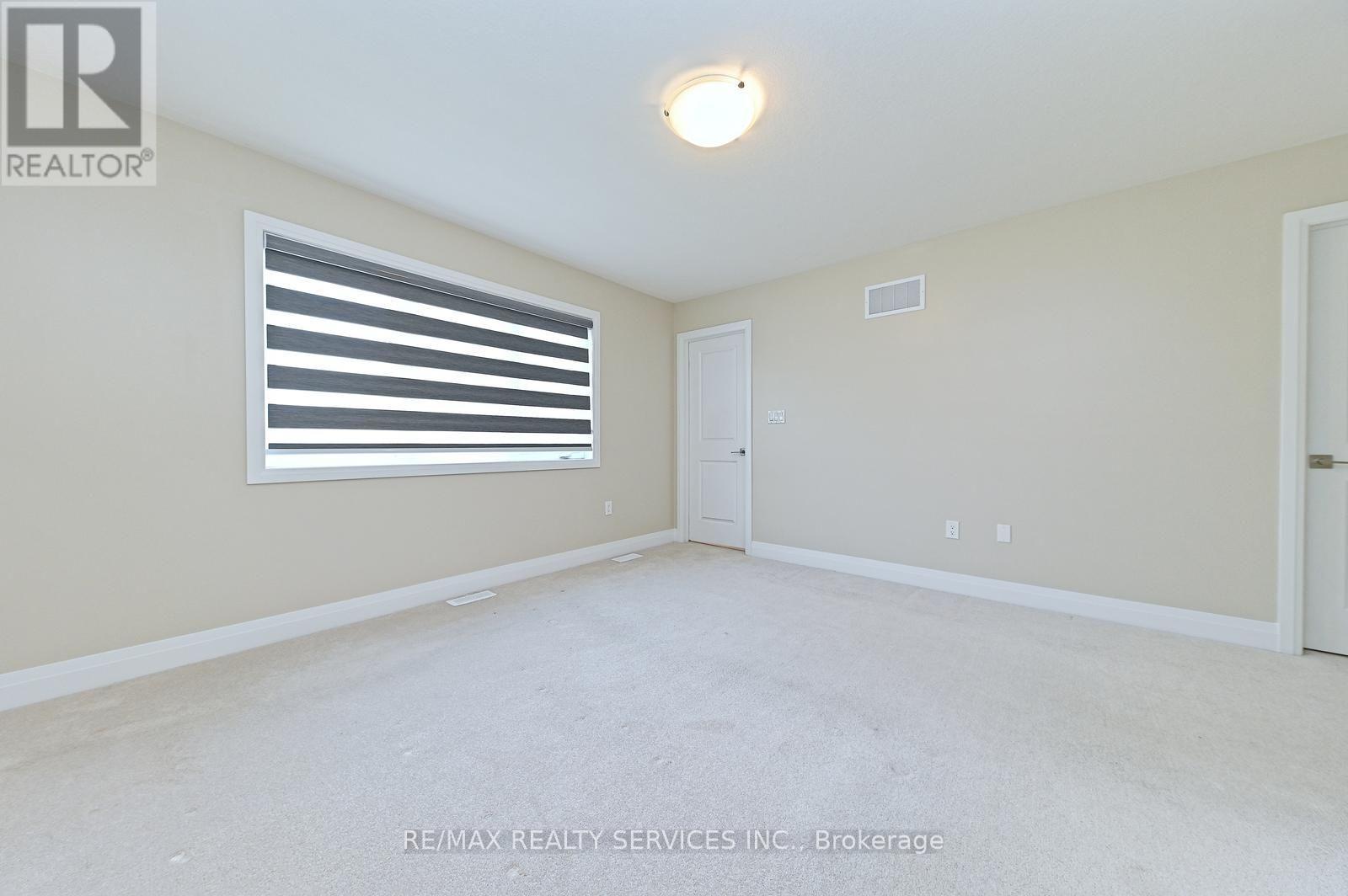 52 HUMBERSTONE DRIVE - 32