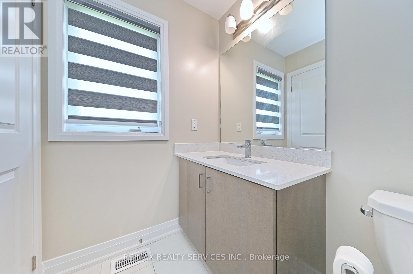 52 HUMBERSTONE DRIVE - 34