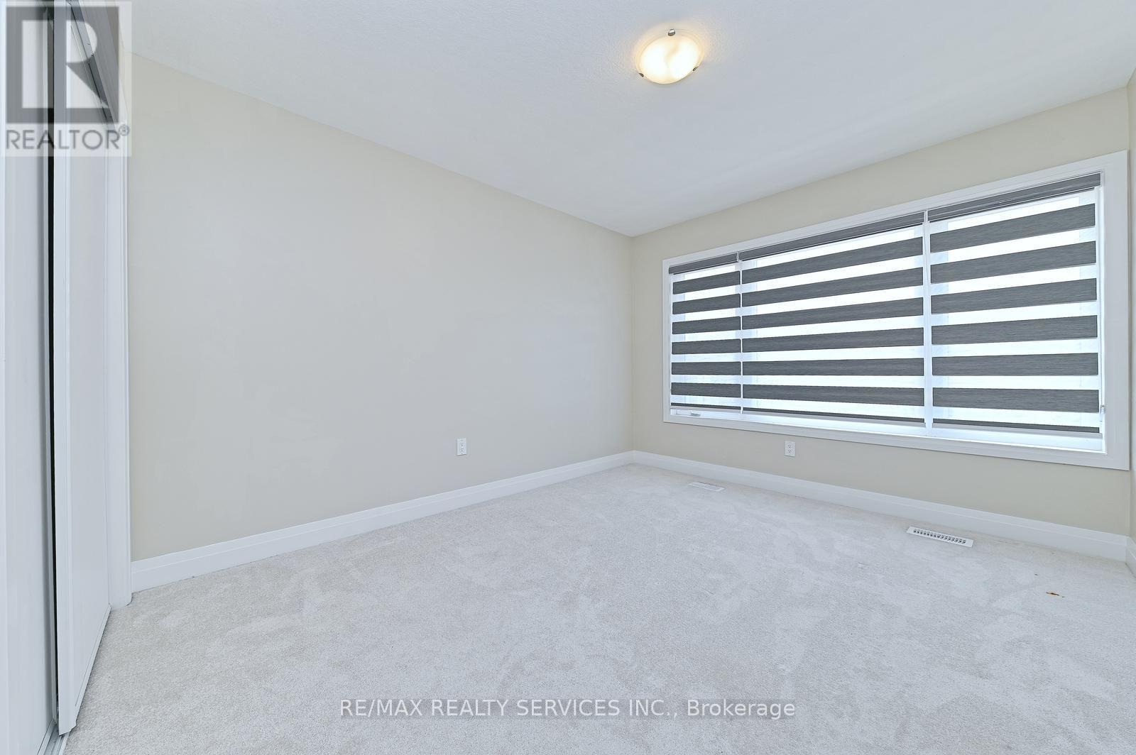 52 HUMBERSTONE DRIVE - 35