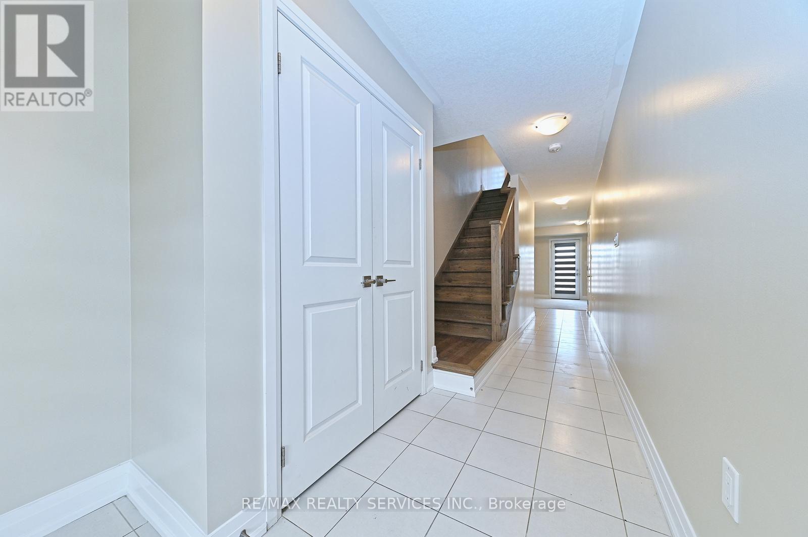 52 HUMBERSTONE DRIVE - 4