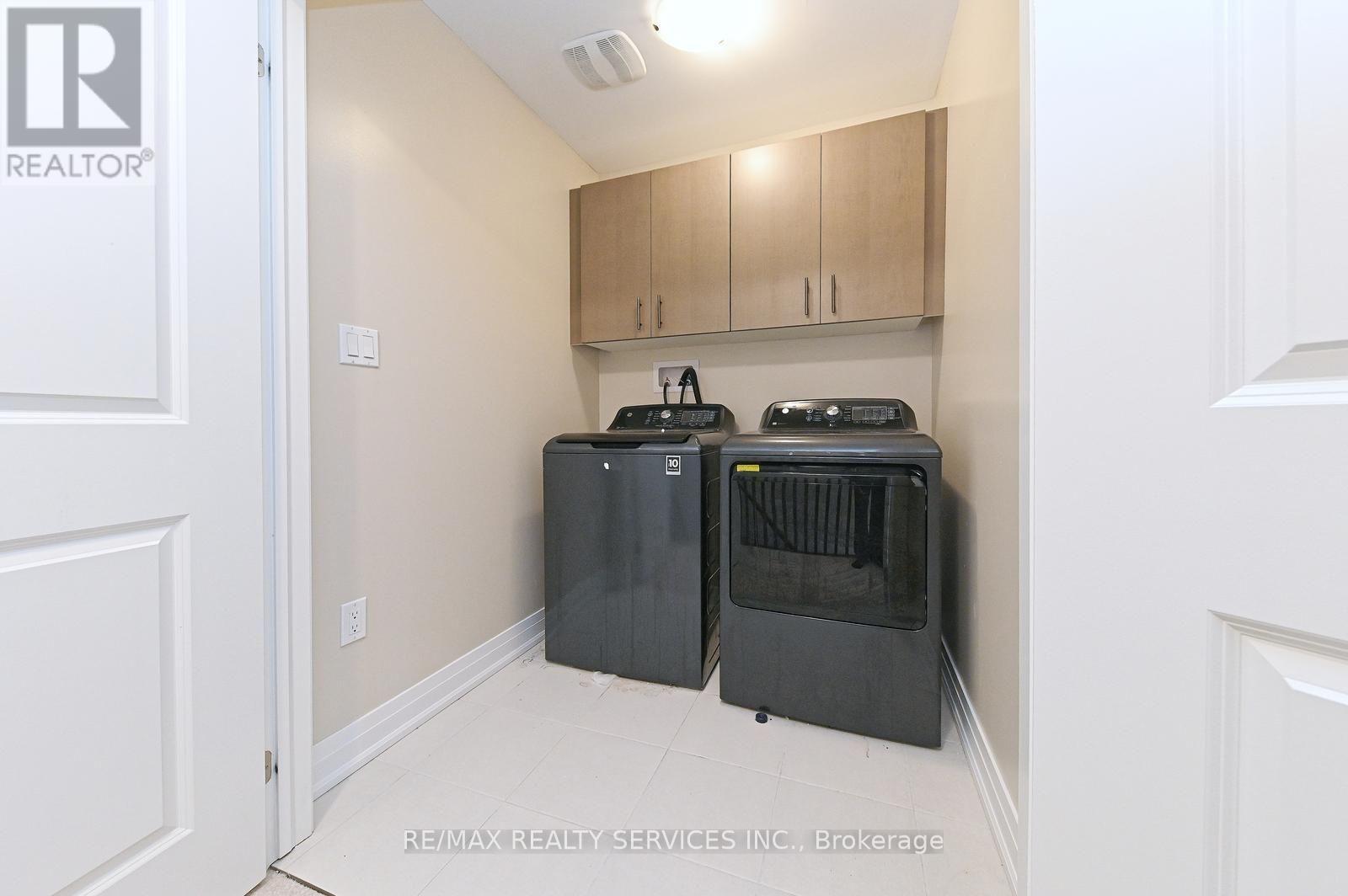 52 HUMBERSTONE DRIVE - 40