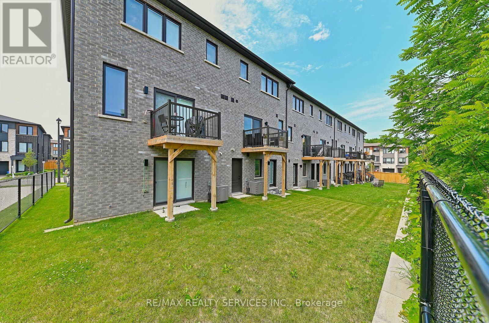 52 HUMBERSTONE DRIVE - 43
