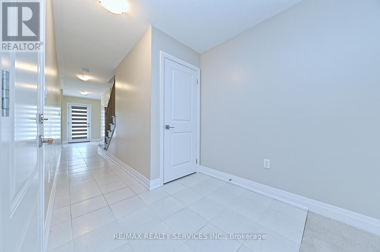 52 HUMBERSTONE DRIVE - 5