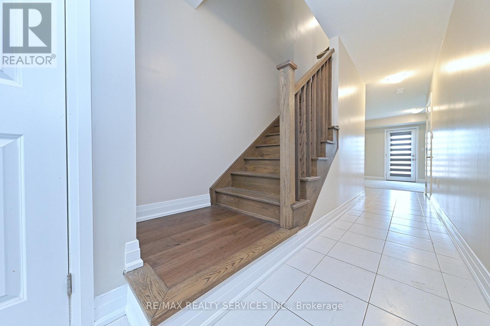 52 HUMBERSTONE DRIVE - 8