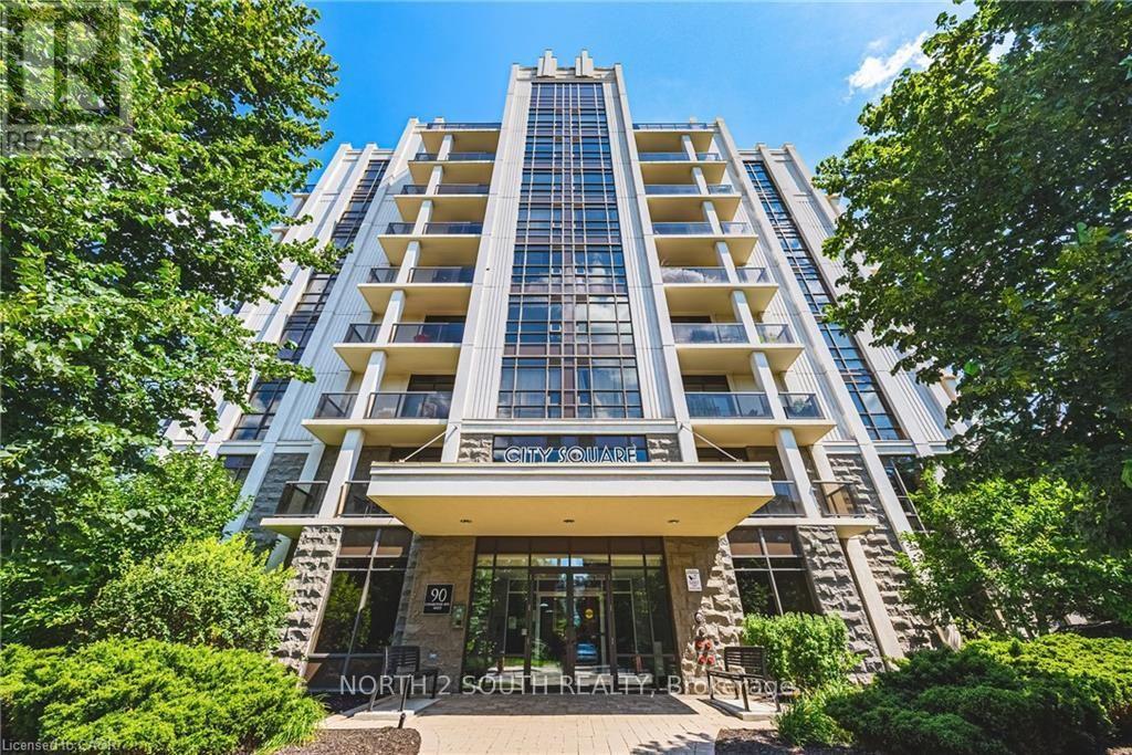 #605 90 CHARLTON AVENUE W - 3