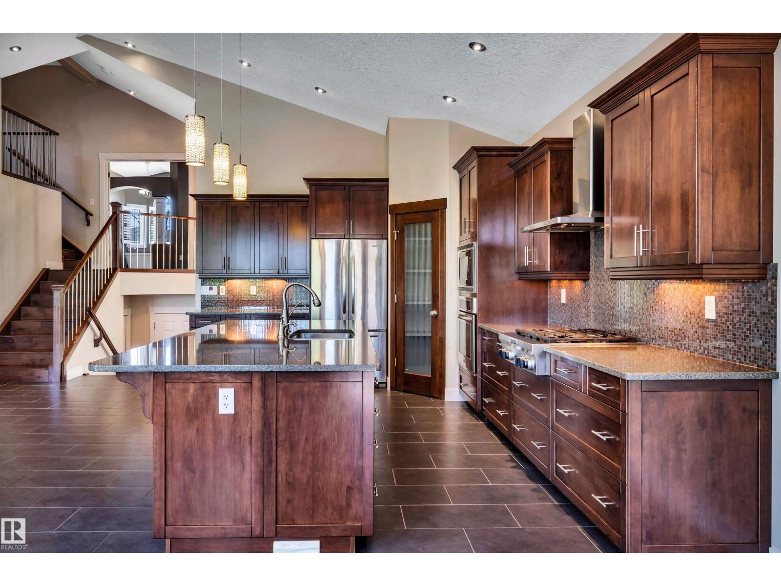 9 SHOREWOOD CR - 10