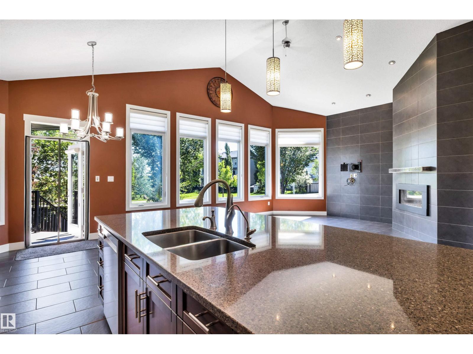 9 SHOREWOOD CR - 12