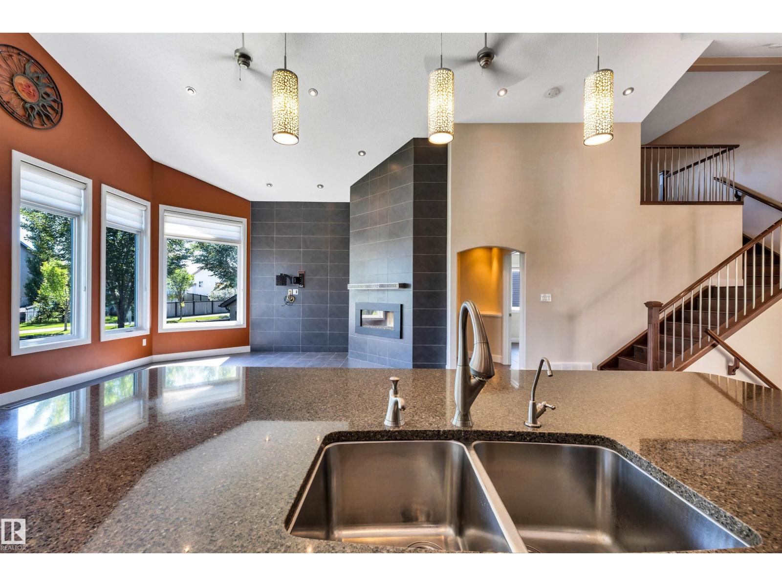 9 SHOREWOOD CR - 13