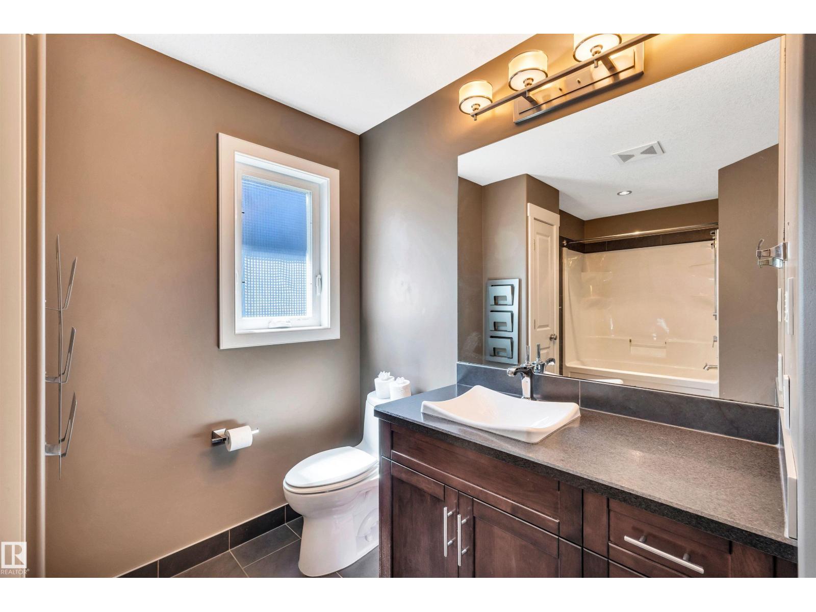 9 SHOREWOOD CR - 17
